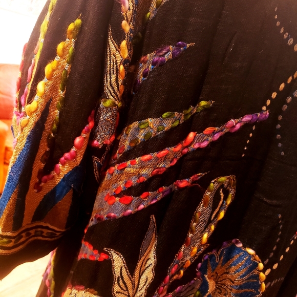 RAJ-MURIEL Thick Knit Emb. Kimono-OS-NWT - Picture 8 of 12